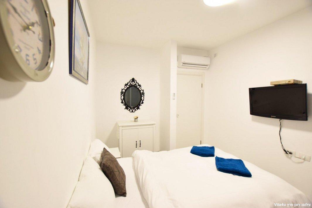 100408 פנים הוילה והחדרים, אחוזת אגם כנרת, וילה  במגדל וילות - Vila