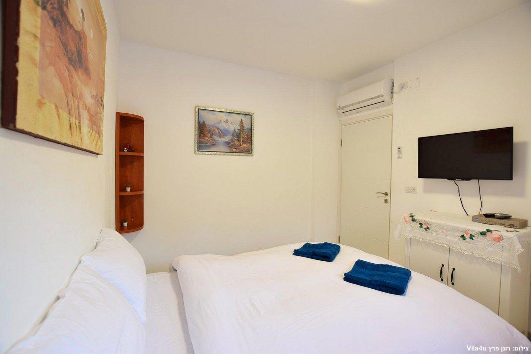 100409 פנים הוילה והחדרים, אחוזת אגם כנרת, וילה  במגדל וילות - Vila