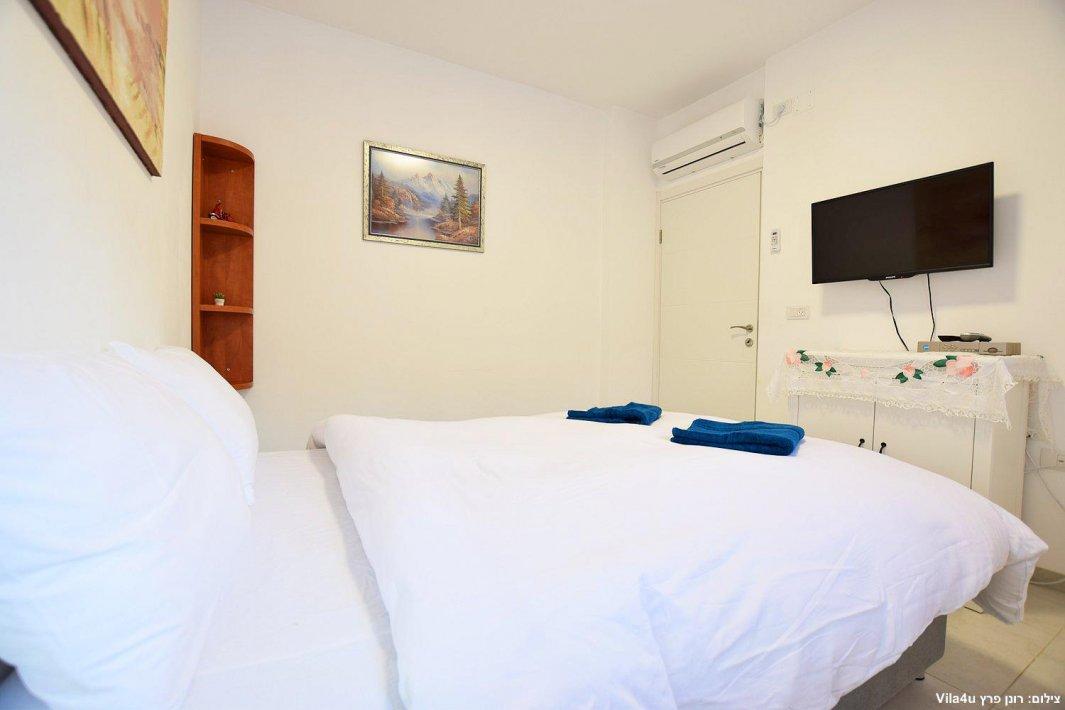 100410 פנים הוילה והחדרים, אחוזת אגם כנרת, וילה  במגדל וילות - Vila