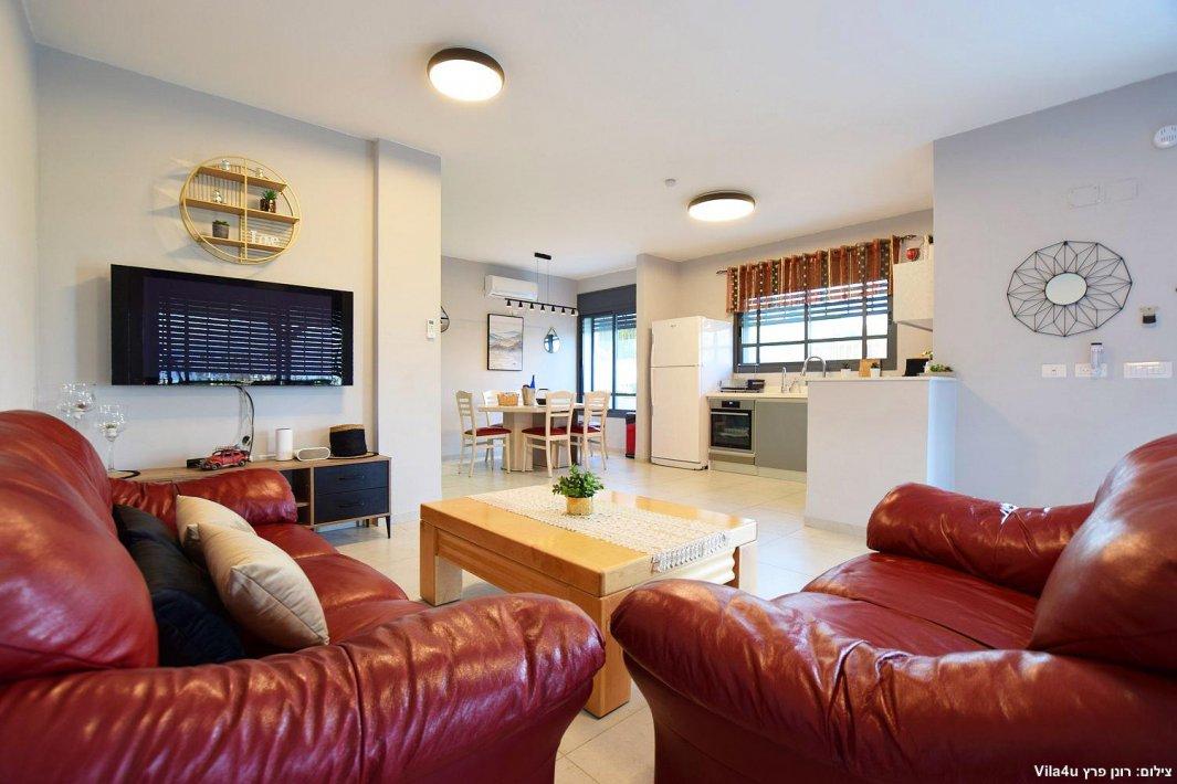 100415 פנים הוילה והחדרים, אחוזת אגם כנרת, וילה  במגדל וילות - Vila