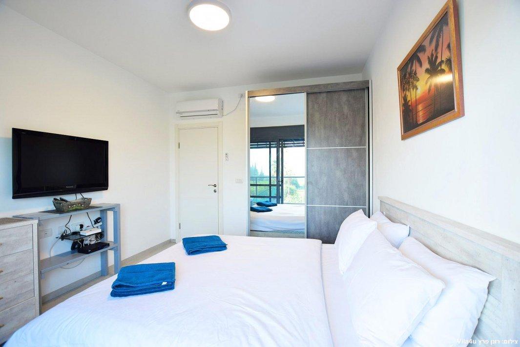 100428 פנים הוילה והחדרים, אחוזת אגם כנרת, וילה  במגדל וילות - Vila