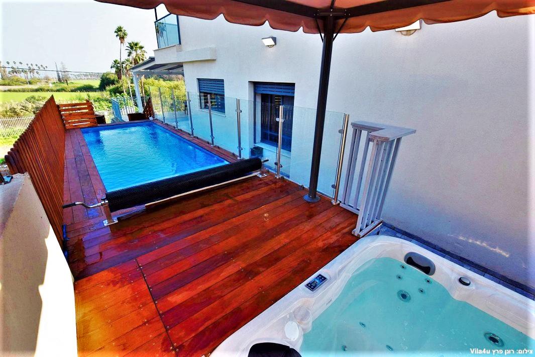 100441 חצר הוילה, אחוזת אגם כנרת, וילה  במגדל וילות - Vila
