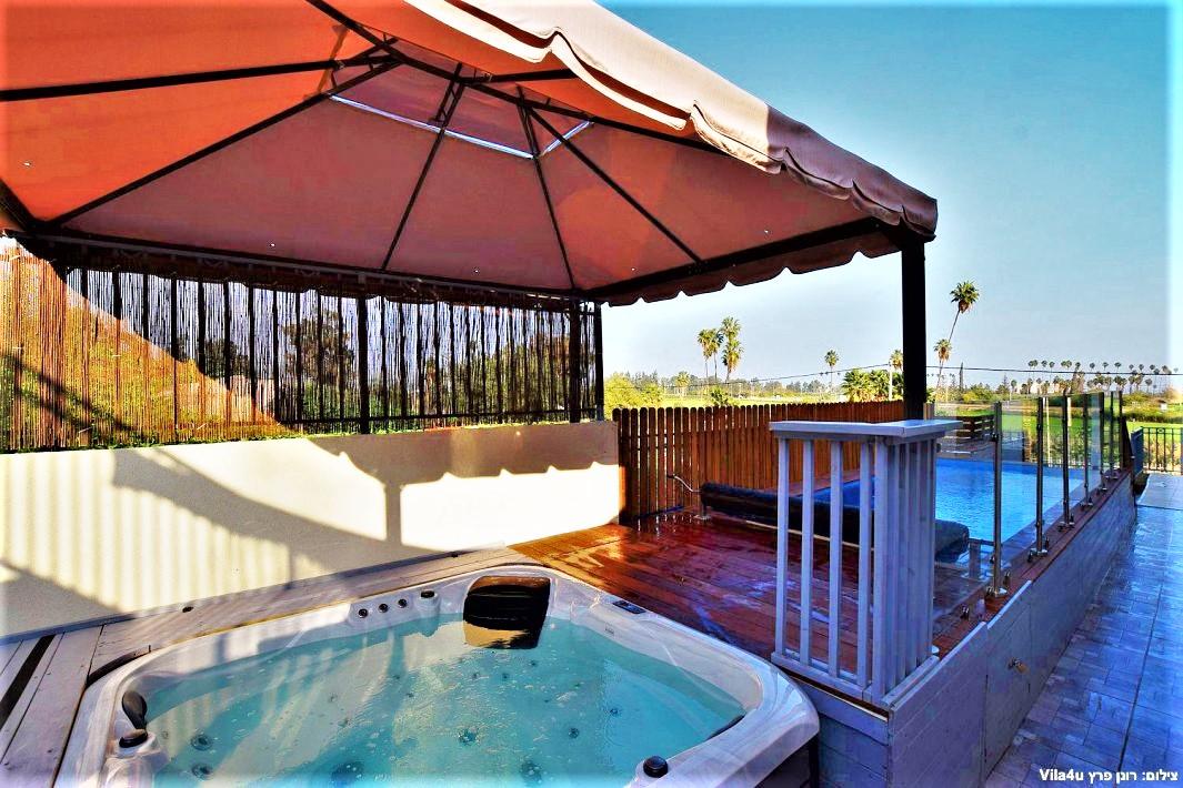 100445 חצר הוילה, אחוזת אגם כנרת, וילה  במגדל וילות - Vila