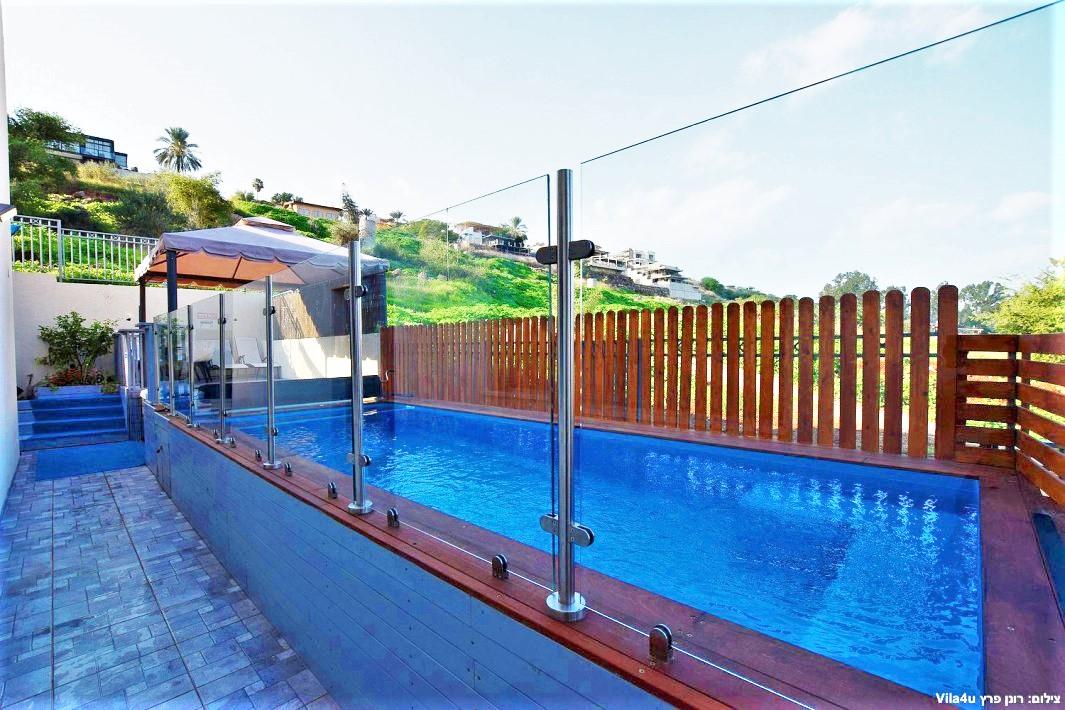 100451 חצר הוילה, אחוזת אגם כנרת, וילה  במגדל וילות - Vila