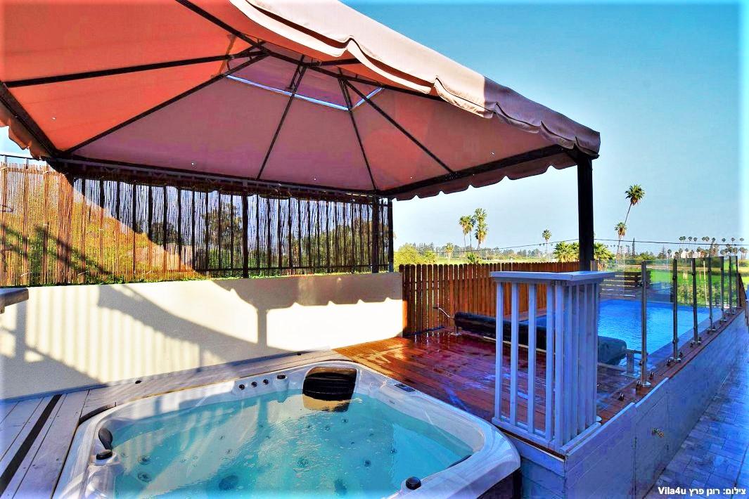 100463 חצר הוילה, אחוזת אגם כנרת, וילה  במגדל וילות - Vila