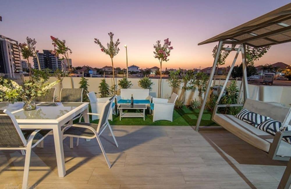 חצר כללי, ארכיטקט ביץ' האוס, וילה  בחדרה וילות - Vila