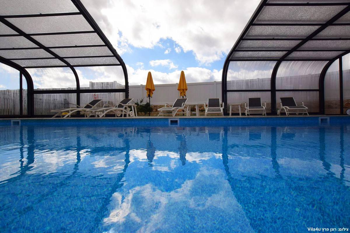 100872 גלריית חוץ, אחוזת עומרי, וילה  בצוריאל וילות - Vila