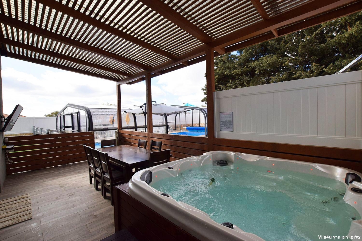 100876 גלריית חוץ, אחוזת עומרי, וילה  בצוריאל וילות - Vila