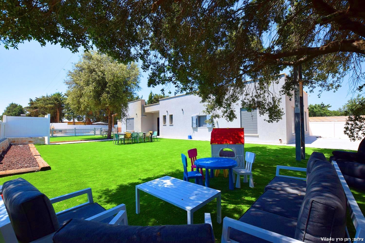 100894 גלריית חוץ, אחוזת עומרי, וילה  בצוריאל וילות - Vila