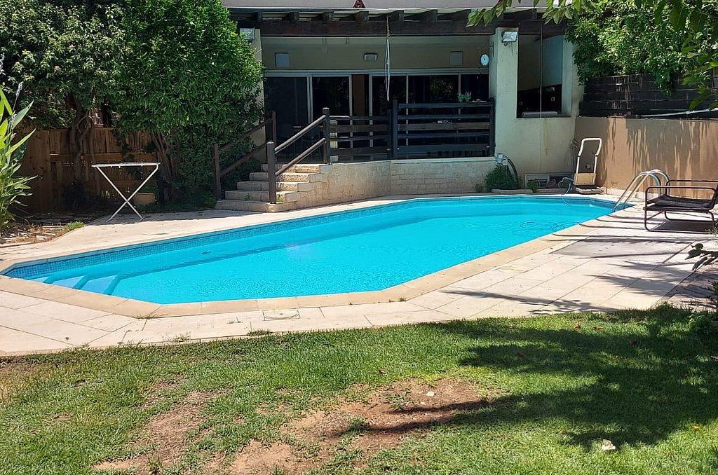 102183 המתחם החיצוני, וילה נגה, וילה  בקיסריה וילות - Vila