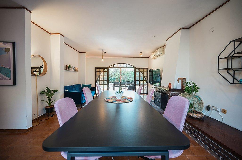 102906 פנים הוילה ומתחם הפטיו, וילה תכלת מול הים, וילה  בהרצליה פיתוח וילות - Vila