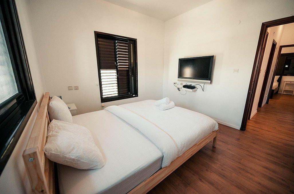 102936 פנים הוילה ומתחם הפטיו, וילה תכלת מול הים, וילה  בהרצליה פיתוח וילות - Vila