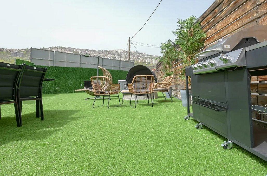 106889 המתחם החיצוני, וילה פאר טבריה, וילה  בטבריה וילות - Vila