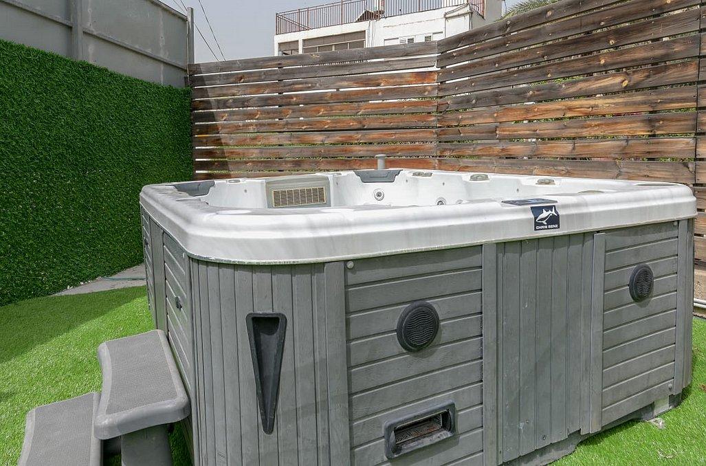 106895 המתחם החיצוני, וילה פאר טבריה, וילה  בטבריה וילות - Vila