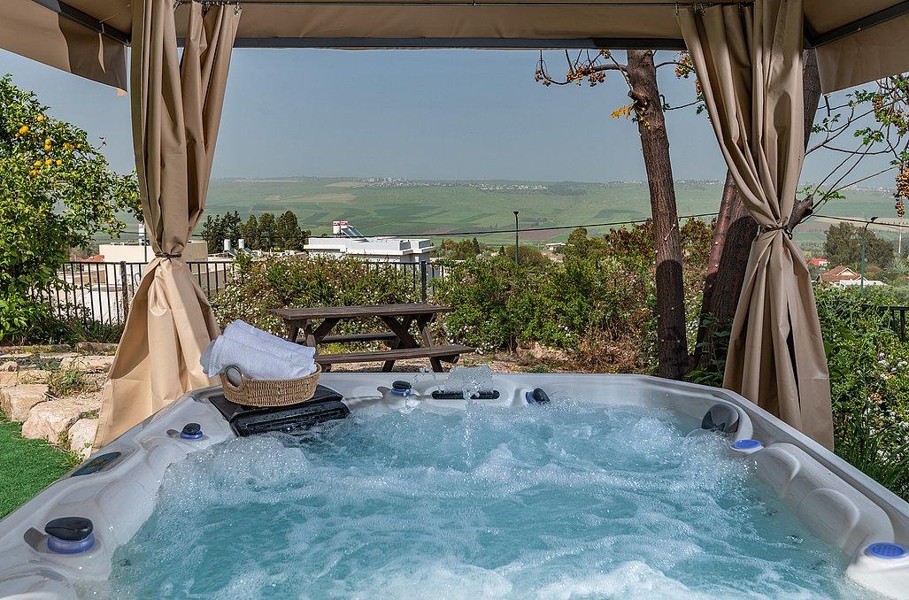 107808 מתחם חיצוני, בין הר לכנרת, וילה  ביבנאל וילות - Vila