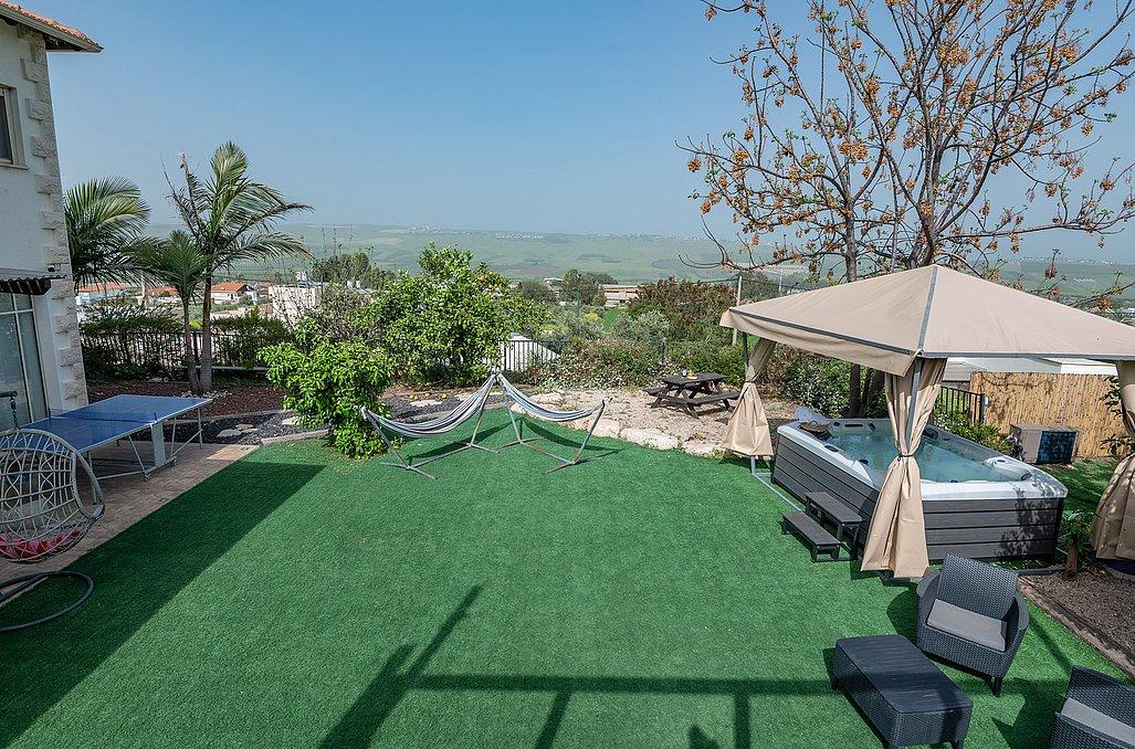 107809 מתחם חיצוני, בין הר לכנרת, וילה  ביבנאל וילות - Vila