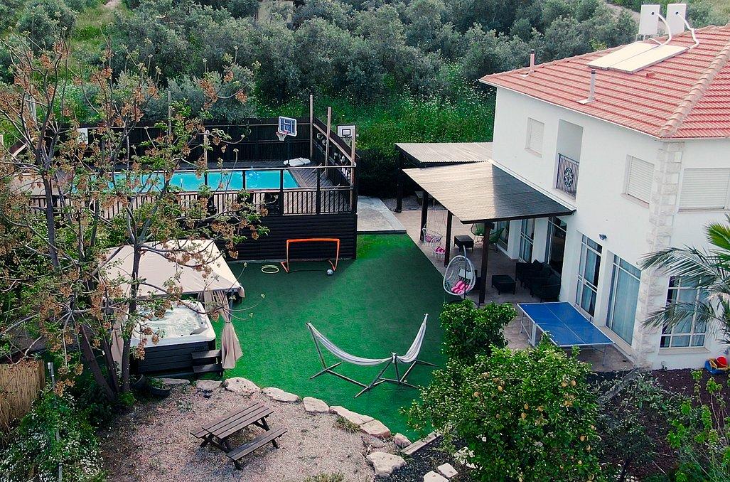 107813 מתחם חיצוני, בין הר לכנרת, וילה  ביבנאל וילות - Vila