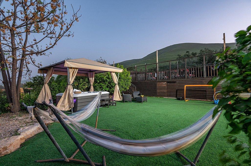 107816 מתחם חיצוני, בין הר לכנרת, וילה  ביבנאל וילות - Vila