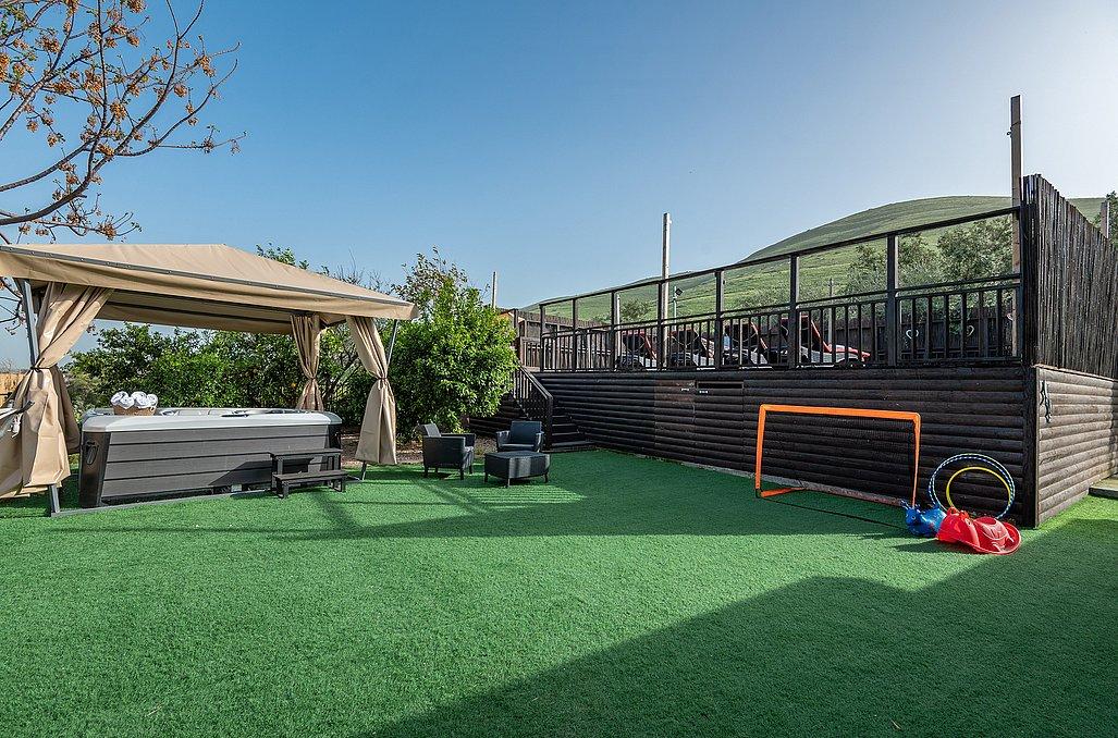 107820 מתחם חיצוני, בין הר לכנרת, וילה  ביבנאל וילות - Vila