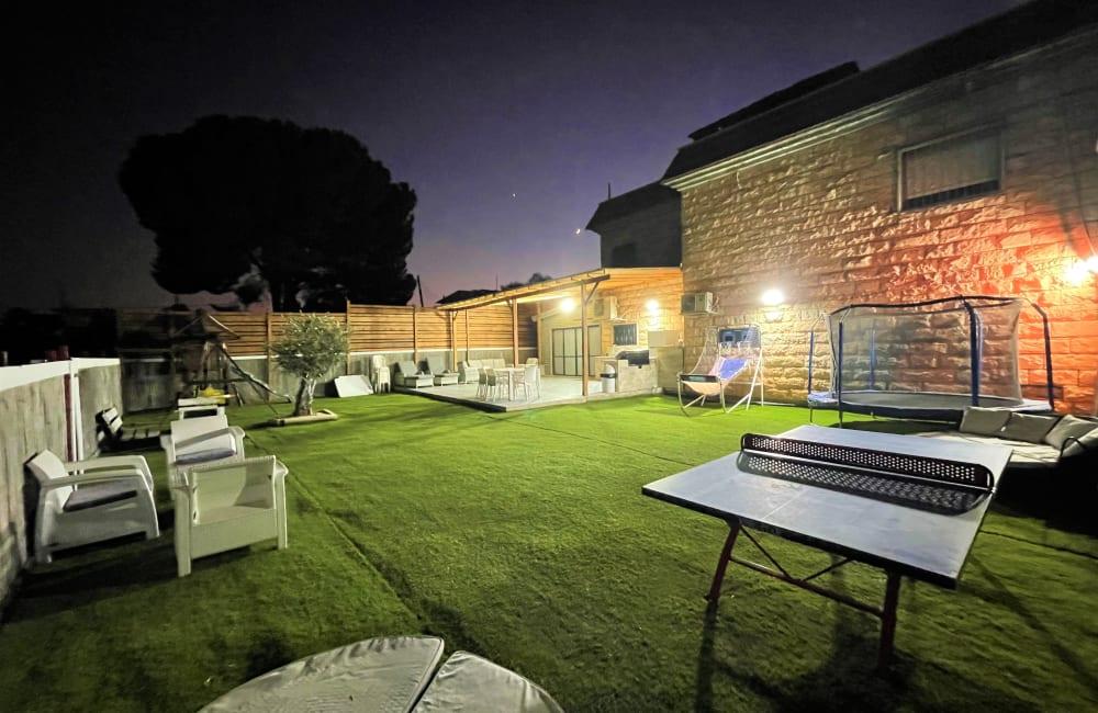 108280 מתחם החצר, וילה חלומות אלה, וילה  בחצור הגלילית וילות - Vila