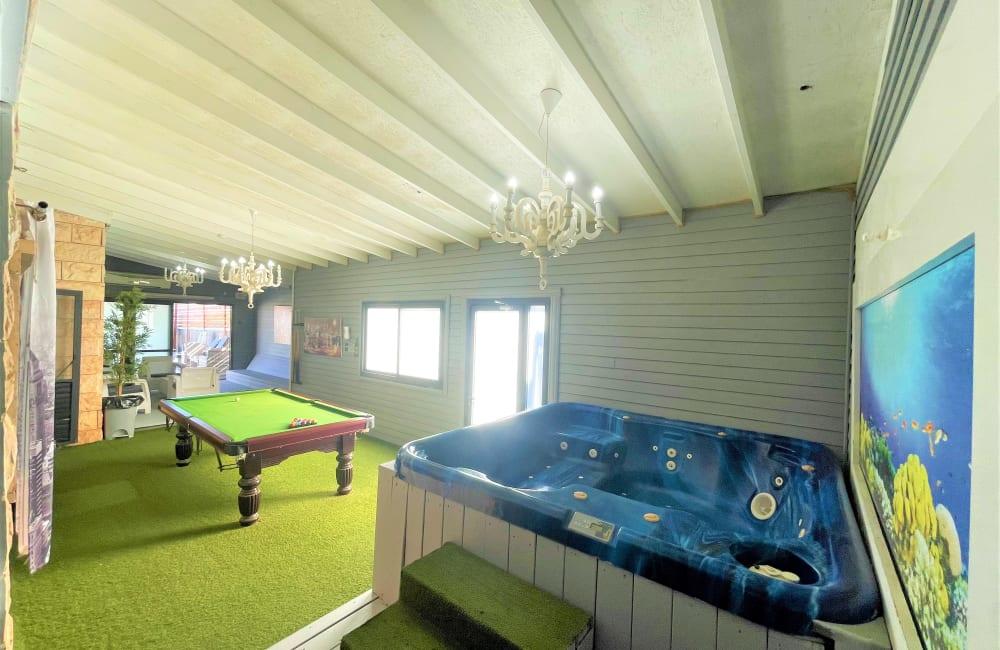 108289 מתחם החצר, וילה חלומות אלה, וילה  בחצור הגלילית וילות - Vila