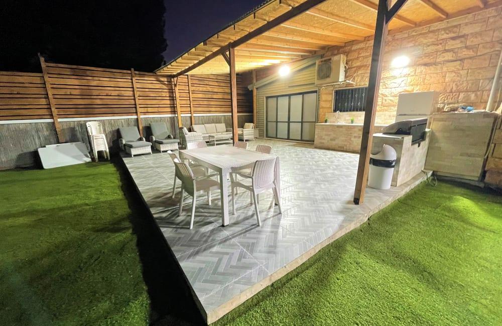 108293 מתחם החצר, וילה חלומות אלה, וילה  בחצור הגלילית וילות - Vila