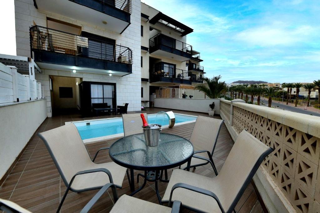 113039 מתחם הבריכה והנוף, sea view & pool eilat - סי וויו אנד פול אילת, וילה  באילת וילות - Vila