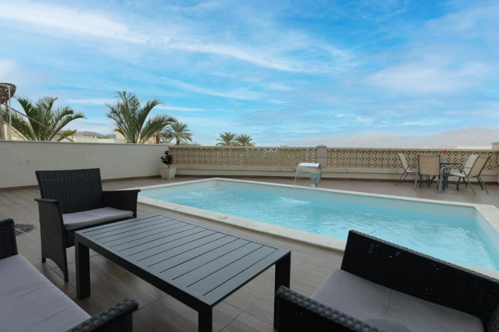 113049 מתחם הבריכה והנוף, sea view & pool eilat - סי וויו אנד פול אילת, וילה  באילת וילות - Vila