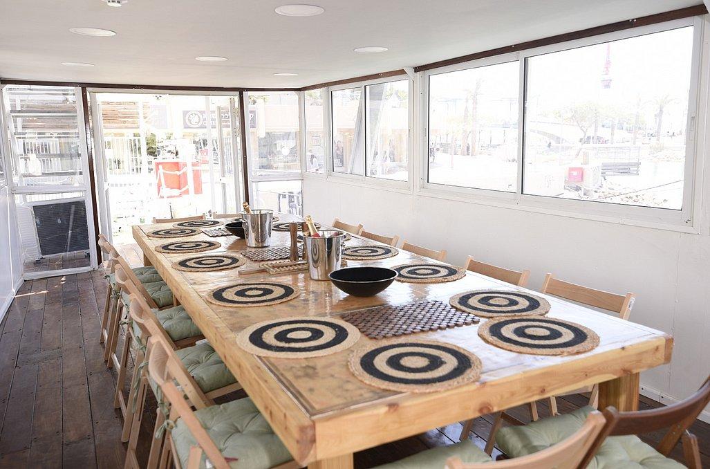 117329 חדר האוכל והמתחם החיצוני, חוויה על המים אילת, וילה  באילת וילות - Vila