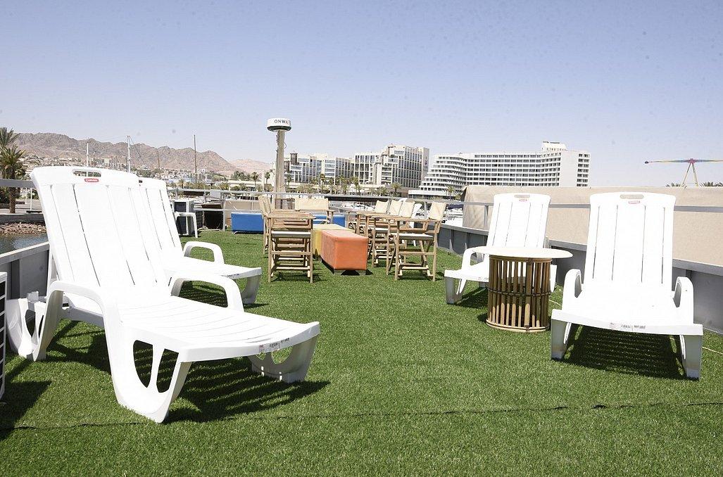 117332 חדר האוכל והמתחם החיצוני, חוויה על המים אילת, וילה  באילת וילות - Vila