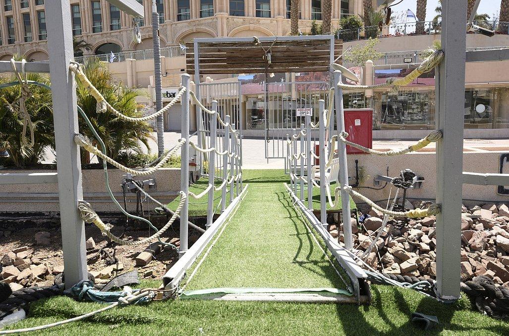 117334 חדר האוכל והמתחם החיצוני, חוויה על המים אילת, וילה  באילת וילות - Vila