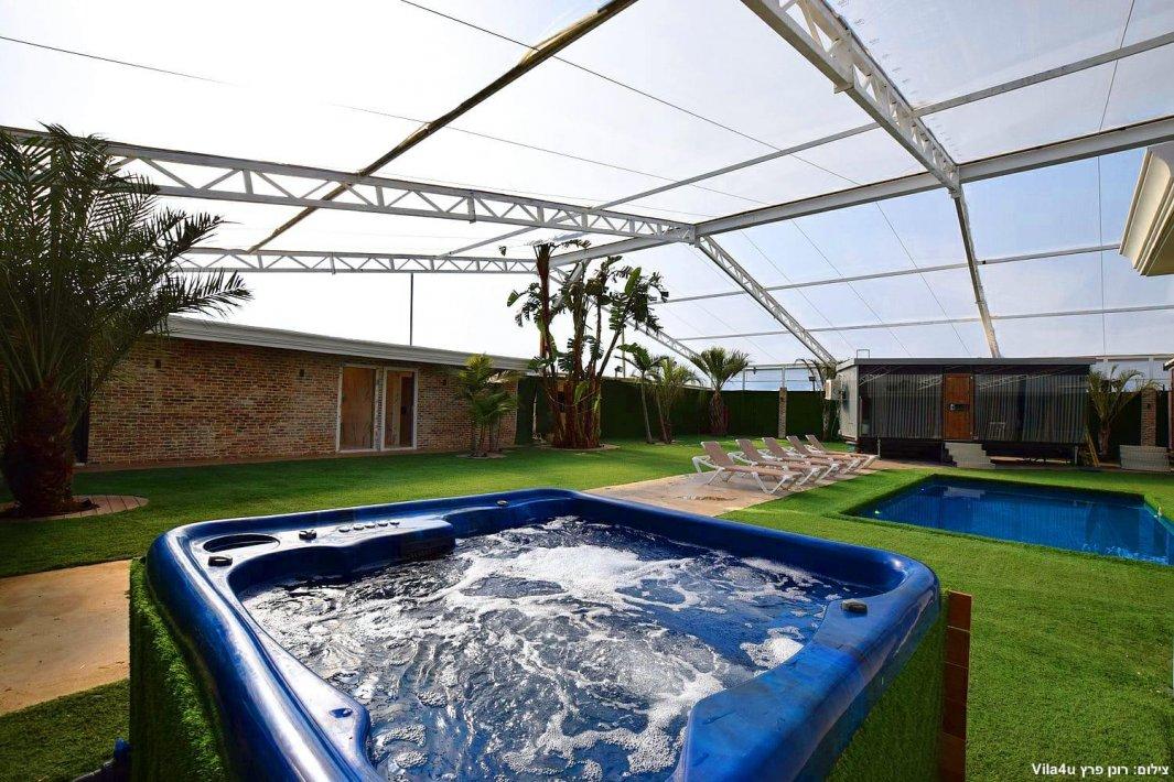 118416 המתחם המקורה בחורף, בית האצילים איוונטס, וילה  בנתניה וילות - Vila