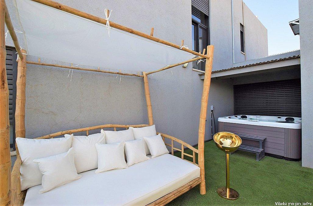 119963 המתחם החיצוני, וילה מליה - Villa Melia, וילה  בקצרין וילות - Vila