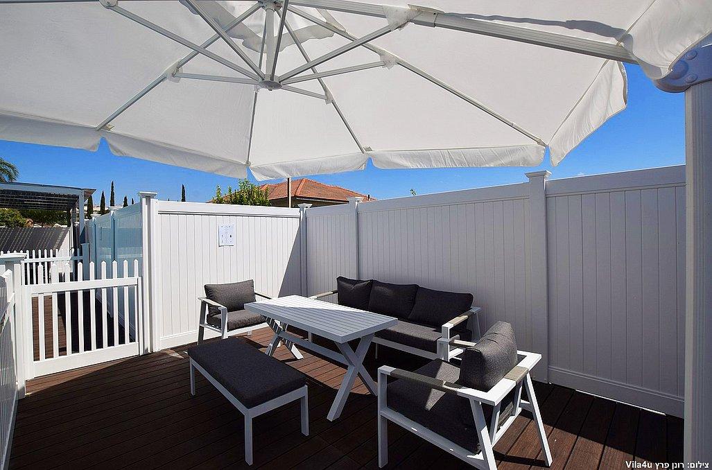 120922 המתחם החיצוני, אחוזת לי ריזורט, וילה  בזכריה וילות - Vila