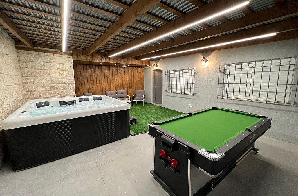 120930 המתחם החיצוני, אחוזת לי ריזורט, וילה  בזכריה וילות - Vila