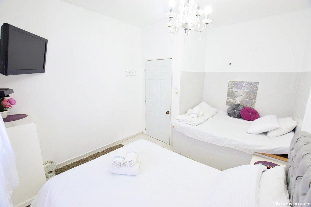 122772 מתחם פנימי, וילה אחוזת כרמל, וילה  בעין יעקב וילות - Vila