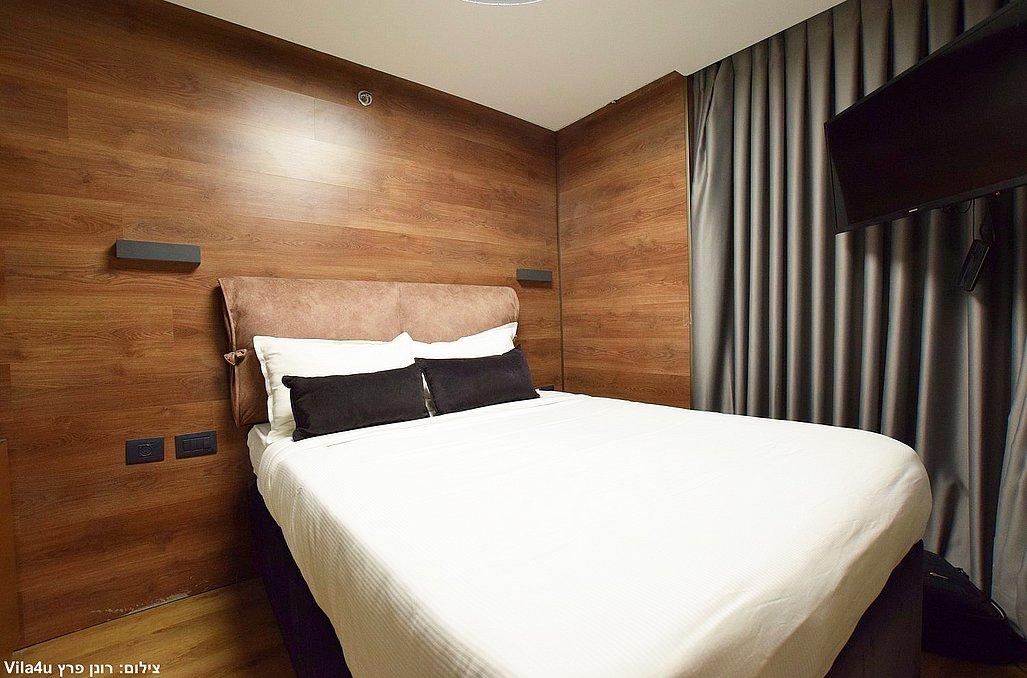 130322 מתחם פנימי, בית האצילים איוונטס, וילה  בנתניה וילות - Vila