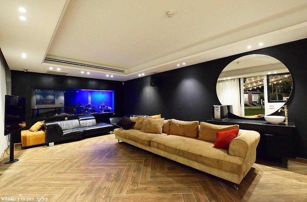 130326 מתחם פנימי, בית האצילים איוונטס, וילה  בנתניה וילות - Vila