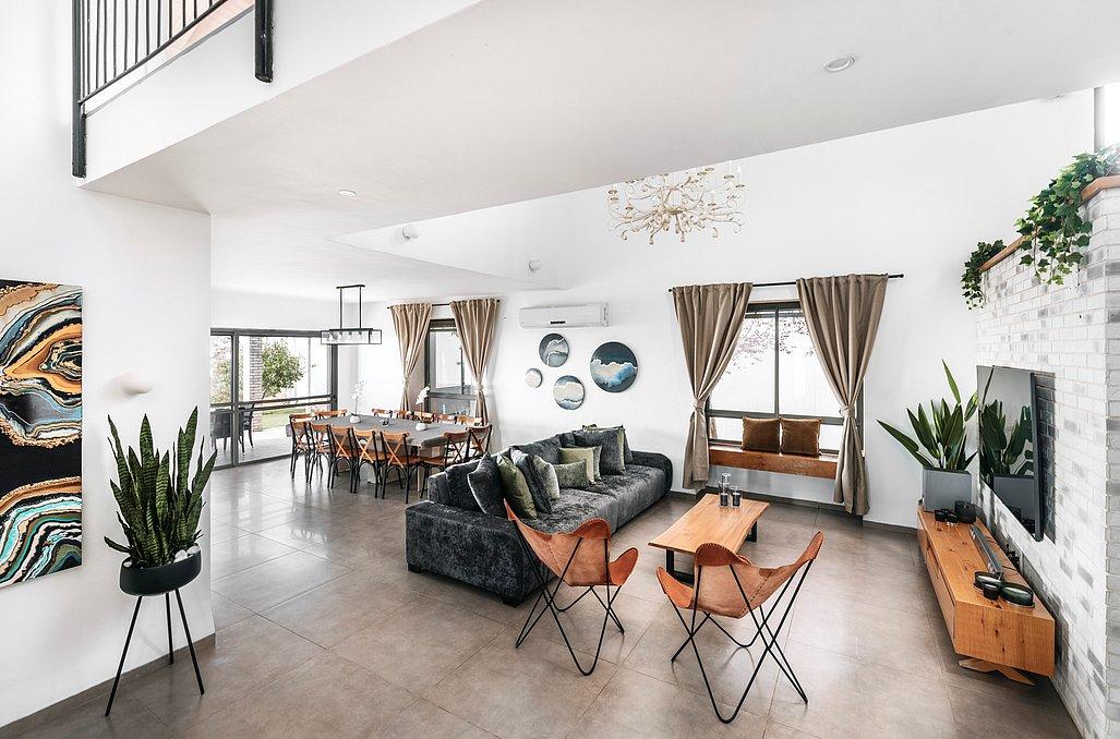 130564 פנים הוילה, וילה גולדיס, וילה  בעין יעקב וילות - Vila