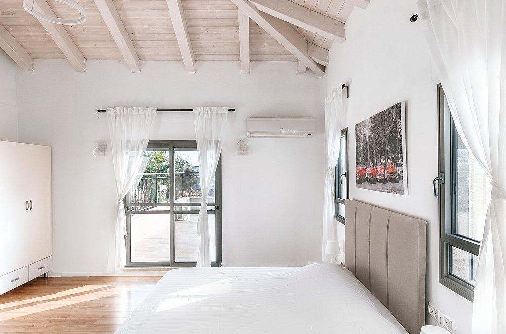 130567 פנים הוילה, וילה גולדיס, וילה  בעין יעקב וילות - Vila