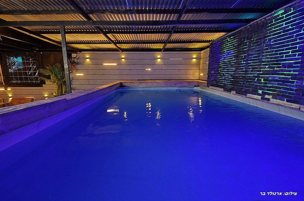 130606 המתחם החיצוני, סיטי רוף - City Roof, וילה  בפתח תקווה וילות - Vila