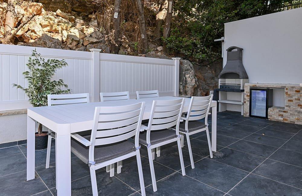 130709 מתחם חיצוני, אחוזת סנטוריני, וילה  בעין יעקב וילות - Vila