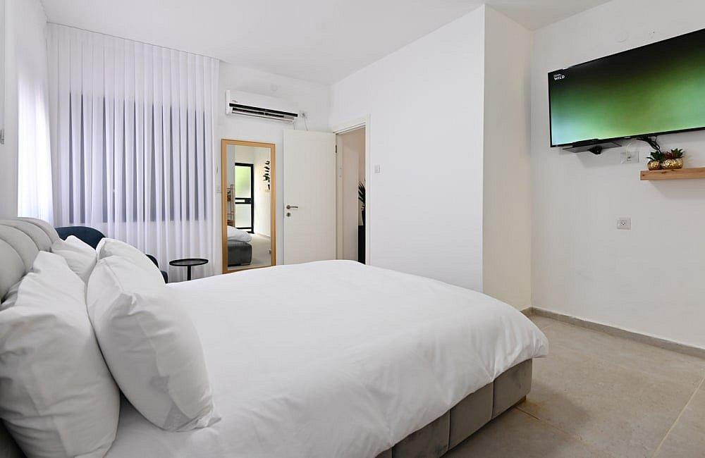 130719 מתחם פנימי, אחוזת סנטוריני, וילה  בעין יעקב וילות - Vila