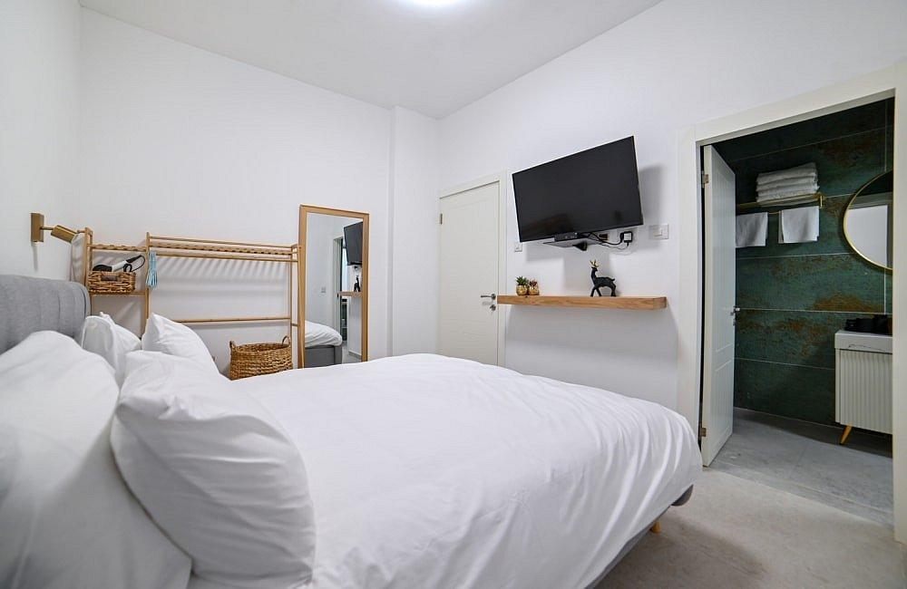 130722 מתחם פנימי, אחוזת סנטוריני, וילה  בעין יעקב וילות - Vila