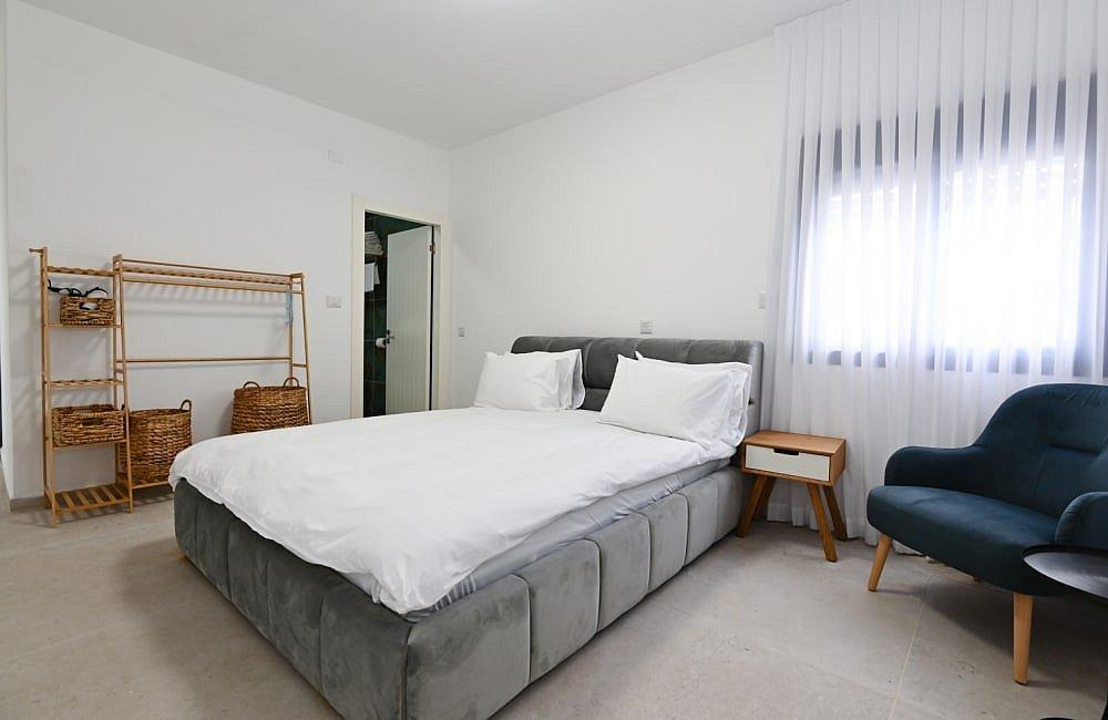 130725 מתחם פנימי, אחוזת סנטוריני, וילה  בעין יעקב וילות - Vila