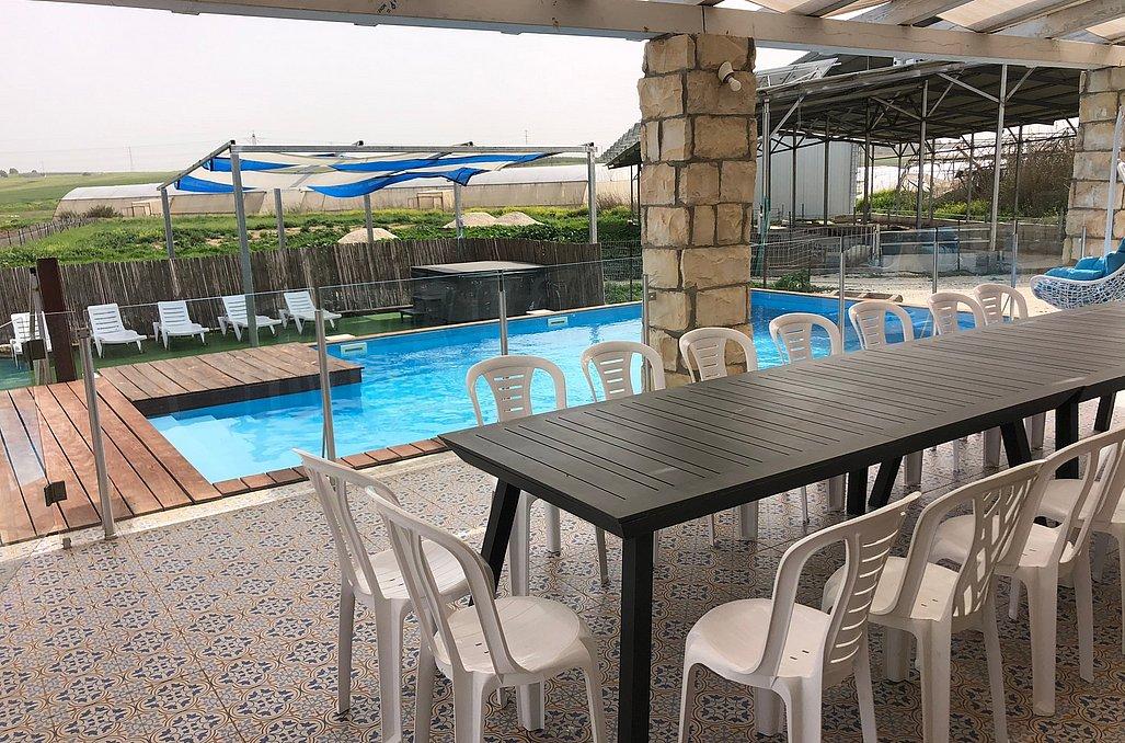 135832 המתחם החיצוני, קאסה לינדה, וילה  בעוזה וילות - Vila