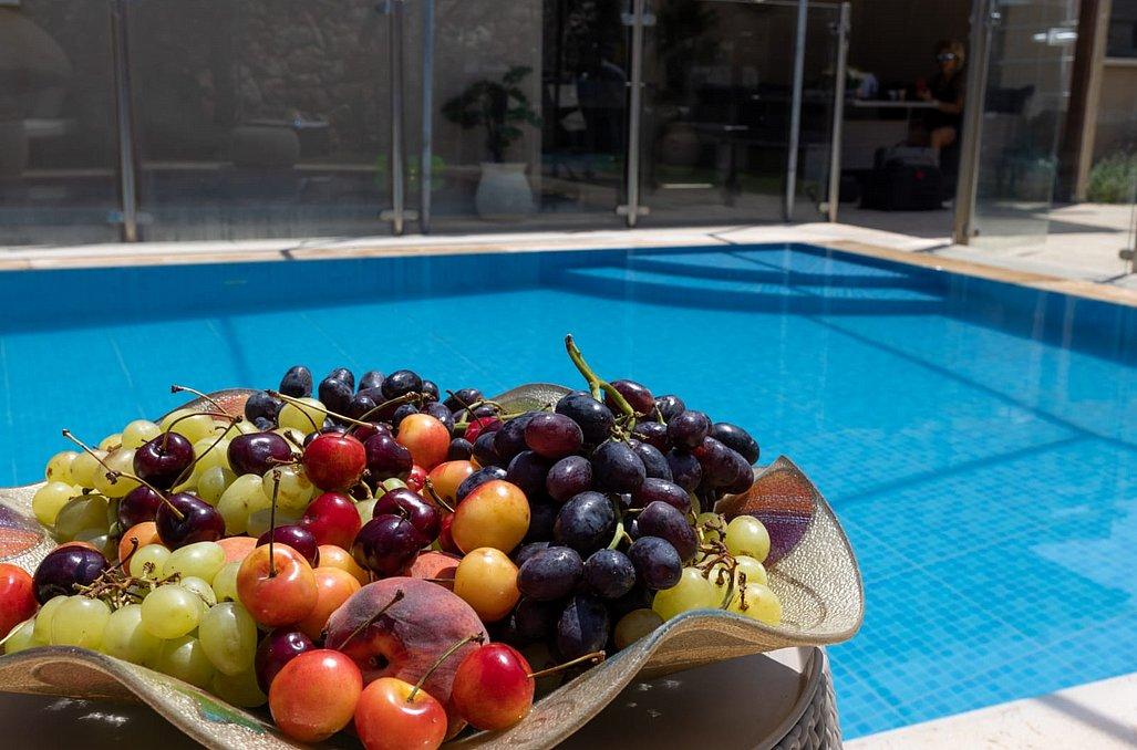 137072 המתחם החיצוני, לאקי וילה, וילה  בכפר חנניה וילות - Vila