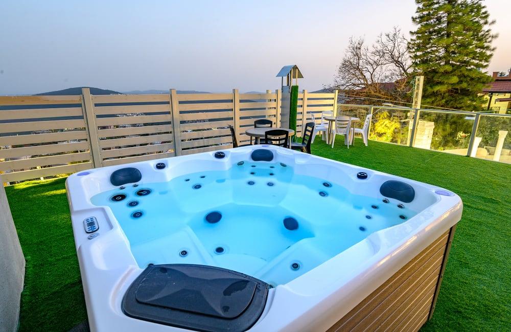 139110 המתחם החיצוני, ארמון מוראד דרוזי, וילה  בעין אל אסד וילות - Vila