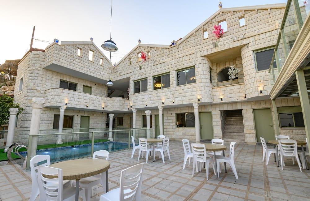 139111 המתחם החיצוני, ארמון מוראד דרוזי, וילה  בעין אל אסד וילות - Vila