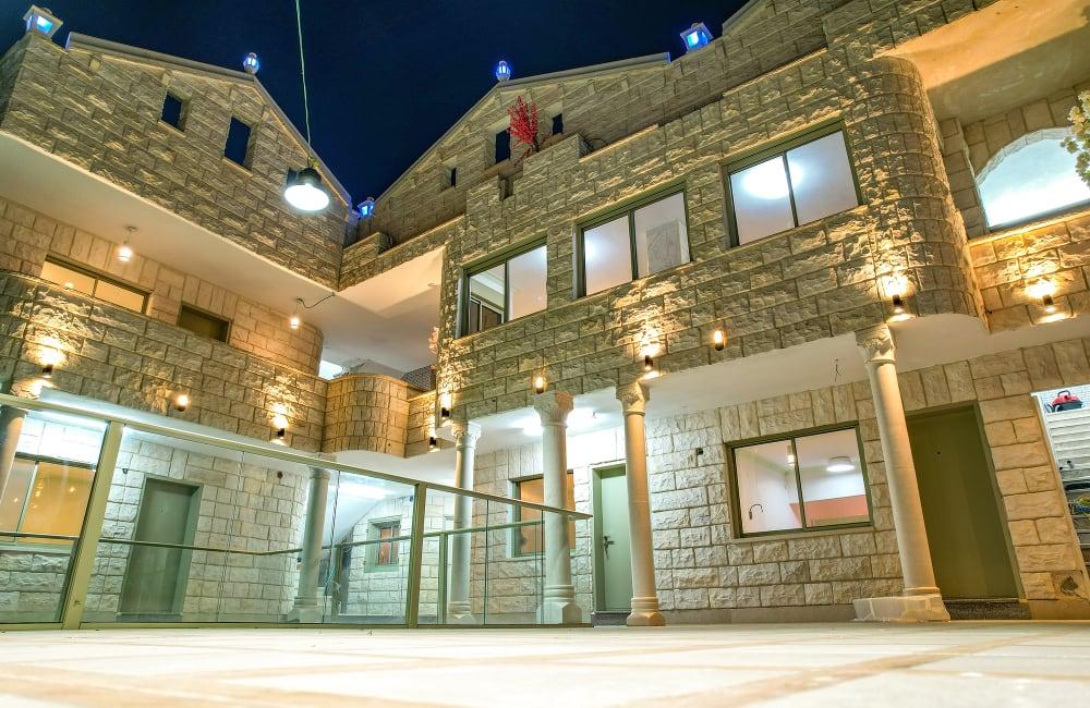 139188 המתחם בשעות הערב, ארמון מוראד דרוזי, וילה  בעין אל אסד וילות - Vila